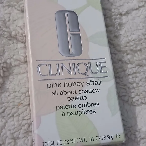 Clinique All About Shadow Palette - Pink Honey Affair - Picture 1 of 3